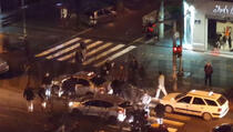 Nasilnici napali vozača taksija metalnim štanglama (VIDEO)