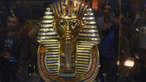 Naučnici: "Faraonov bodež pronađen u 3.300 godina staroj grobnici nije s ovog svijeta!"