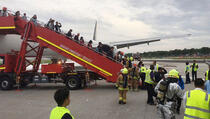 Snimili kako gori avion Singapore Airlinesa u kojem se nalaze