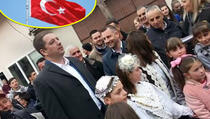 Prilikom posjete Đurića selu Brod, nasilno skinuta turska zastava
