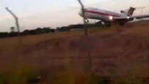 Srušio se Boeing 727, jedan putnik preživio pad (VIDEO)