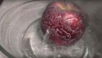 Ako jabuke izgledaju OVAKO - kancerogene su! (VIDEO)