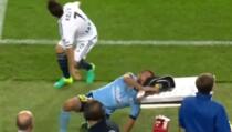Stravična povreda: Samo sreća spasila igrača Sydneyja (VIDEO)