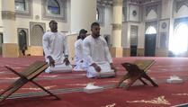 Da li je Joshua novi Muhammed Ali? Za Klička se spremao u džamiji u Dubaiju!