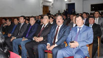 Policajci u Tadžikistanu moraju ići u pozorište