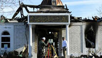 Lijep gest: Nakon što je u Teksasu zapaljena džamija, Jevreji muslimanima uručili ključeve sinagoge