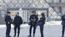 Pucnjava u Parizu: Vojnik upucao muškarca kod muzeja Louvre (FOTO + VIDEO)
