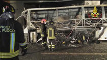 16 poginulih uslijed zapaljenja autobusa, među njima veliki broj djece