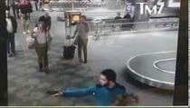 Objavljen snimak kako bivši američki vojnik na aerodromu ubija putnike na Floridi (VIDEO)