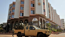 Napadnuto odmaralište u Maliju: Desetine ljudi uzeto za taoce, najmanje dvije osobe ubijene 