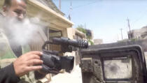Pogledajte kako je kamera spasila život novinaru u Iraku (VIDEO)