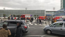 Drama na aerodromu u Parizu: Upucan muškarac koji je pokušao vojniku uzeti oružje (VIDEO)
