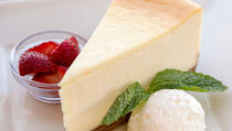 Želite nešto osvježavajuće i ukusno: Torta od sira savršen izbor