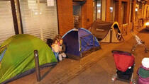 Francuska: Izbjeglička porodica sa Kosova živi na ulicama Toulousa (Foto)