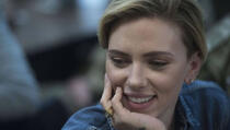 Scarlett Johansson u emisiji saznala kako joj je stradala porodica (VIDEO)