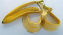 Izbjeljivanje zuba pomoću kore od banane