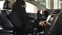 Odluka kralja: Ženama u Saudijskoj Arabiji dozvoljeno da voze automobile