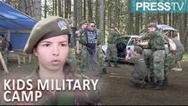 Djeca u Srbiji u vojnim uniformama uče kako rukovati vatrenim oružjem (VIDEO)