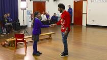 Fudbaleri Liverpoola se družili sa školarcima: Simpatična djevojčica Salahu nazvala selam (VIDEO)