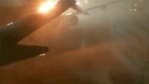 Putnici vrištali u panici: Nakon sudara aviona buknuo je požar (VIDEO)