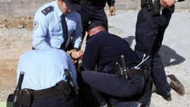 Prizren: Osoba napala policajca, druga snimala telefonom