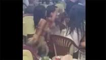Užas u Srbiji: Djevojčice od 9 i 7 godina oskudno odjevene plešu u kafani punoj pijanih gostiju (VIDEO)