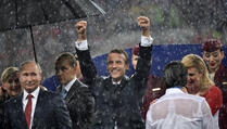 Zaštitar zaslužan što je Putin jedini imao kišobran na ceremoniji
