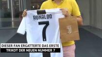 Ko je kupac prvog Ronaldovog dresa u Juventusom fan shopu?