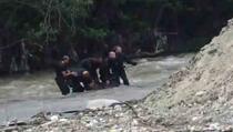 Pronađeno tijelo jednog od nestalih policajaca (VIDEO)
