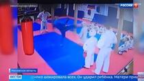 Uznemirujući video: U Rusiji dječak pogriješio, pa ga trener udario nogom u glavu