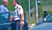 PIJANI CARINIK UZIMA MITO: Crnogorske vlasti hitno pokrenule postupak (VIDEO)