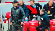 Nakon gola Liverpoola iza leđa Kloppa snimljen sraman potez? (VIDEO)