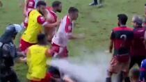 Tučnjava fudbalera u Brazilu, policija morala da upotrijebi suzavac (VIDEO)