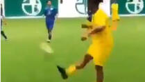 KLASA JE VJEČNA: Ronaldinho ima 39 godina, ali i dalje magiju u nogama (VIDEO)