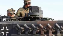 Njemački mediji uhvatili NATO da "vježba" ofanzivu na Rusiju...