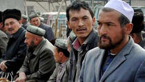 Muslimanska manjina u Kini u RADNIM LOGORIMA izložena je PRISILNOM RADU...