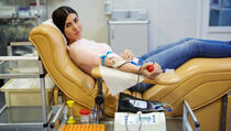  Tinejdžerke koje doniraju krv u opasnosti su od razvijanja sideropenične anemije