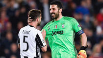 Buffon se vratio u Juventus, tražio je da mu ugovorom garantuju da će ući u legendu