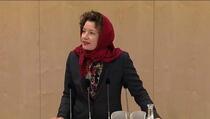 Solidarisala se s muslimanima i stavila maramu: Parlamentarki prijete smrću