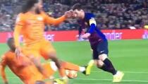 Messi je jednim trzajem dvojicu nesretnika poslao po ćevape, ovo će se dugo prepričavati… (VIDEO)