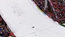 Poljski ski-skakač nakon doskoka izgubio ravnotežu i pao na glavu