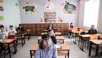 Početak škole “u klupama”, da ili ne: Kosovo s tri scenarija