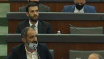 Verbalni sukob u Skupštini, Arben Gashi zahtjeva izbacivanje poslanika VV iz sale (VIDEO)