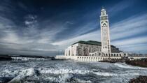 Džamija Hasana II izgrađena na obali: Na minaret se penje liftom, a kroz stakleni pod vidi se more (VIDEO)