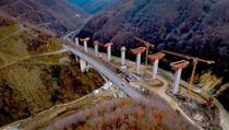 Vlada Kosova ignoriše potrebe opština, propadaju kapitalni projekti