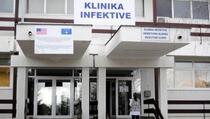 U samoizolaciji 13 zdravstvenih radnika u Prištini, imali kontakt sa preminulim od koronavirusa
