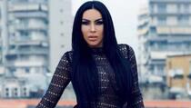 Pjevačica sa Kosova pokušala da prokrijumčari oružje u Albaniju