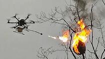 Seljaci kupili dron, pretvorili ga u leteći bacač plamena i obračunali se s osama