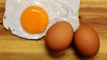Kako provjeriti da li su jaja svježa ili ih trebate baciti