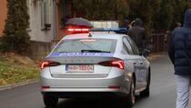 Tri osobe pretukle policajca u Peći